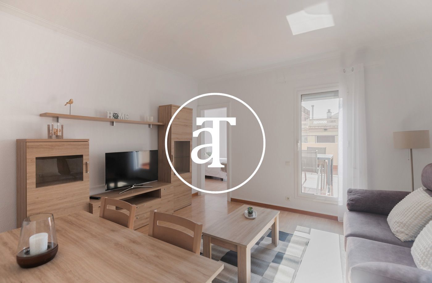 Habitación de Ático de alquiler en  Barcelona Capital con Aire acondicionado, Terraza y Amueblado