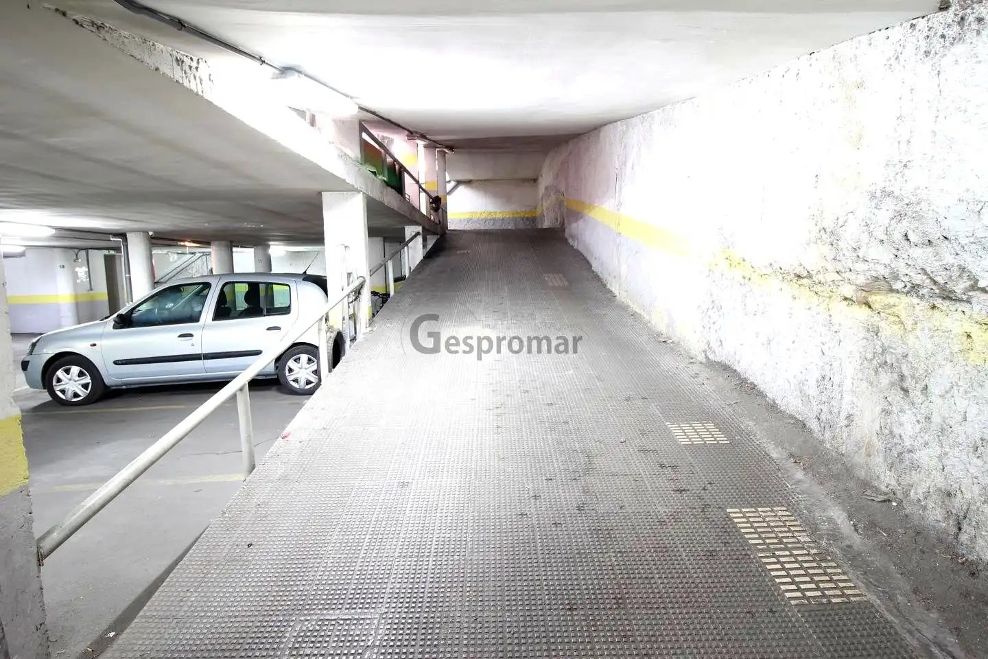 Aparcament de Garatge de lloguer en Madrid
