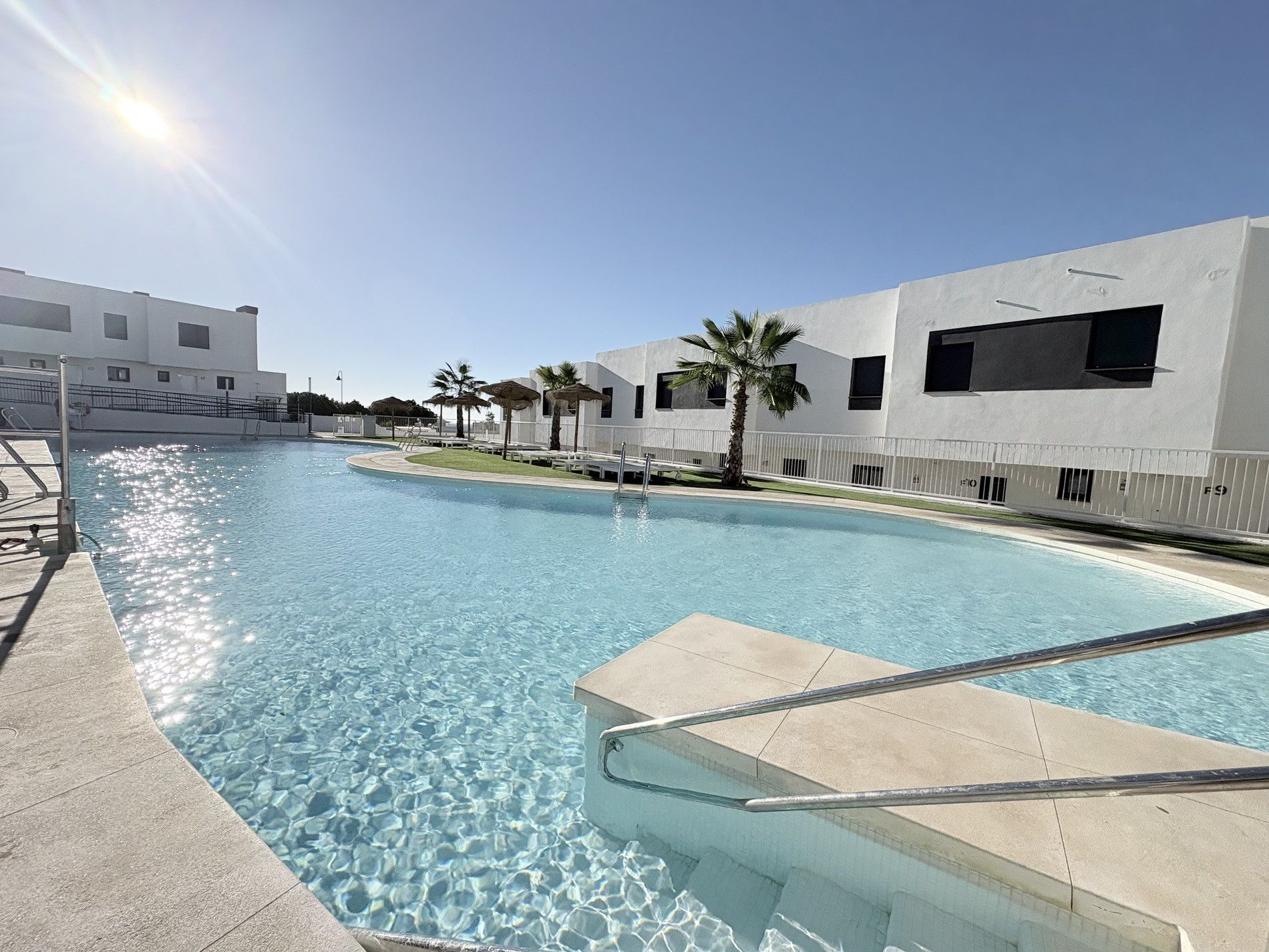 Piscina de Casa adosada de lloguer en Mijas amb Aire condicionat, Jardí privat i Terrassa