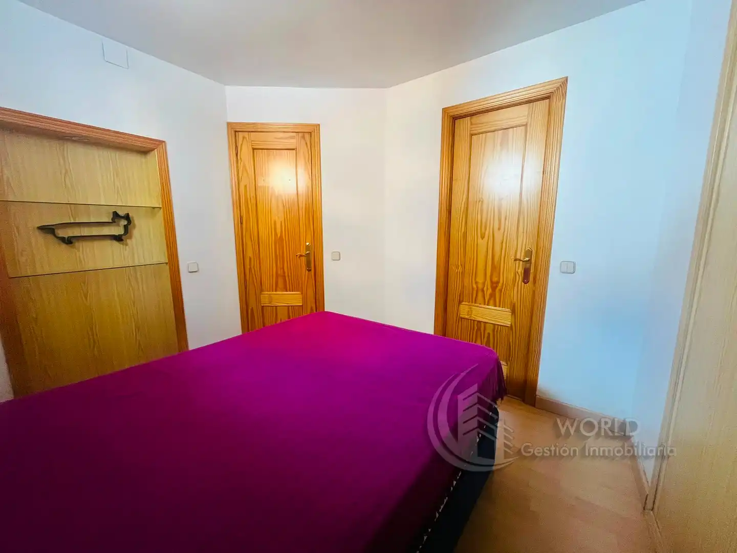 Dormitori de Apartament de lloguer en Madrid amb Calefacció, Moblat i Rentadora
