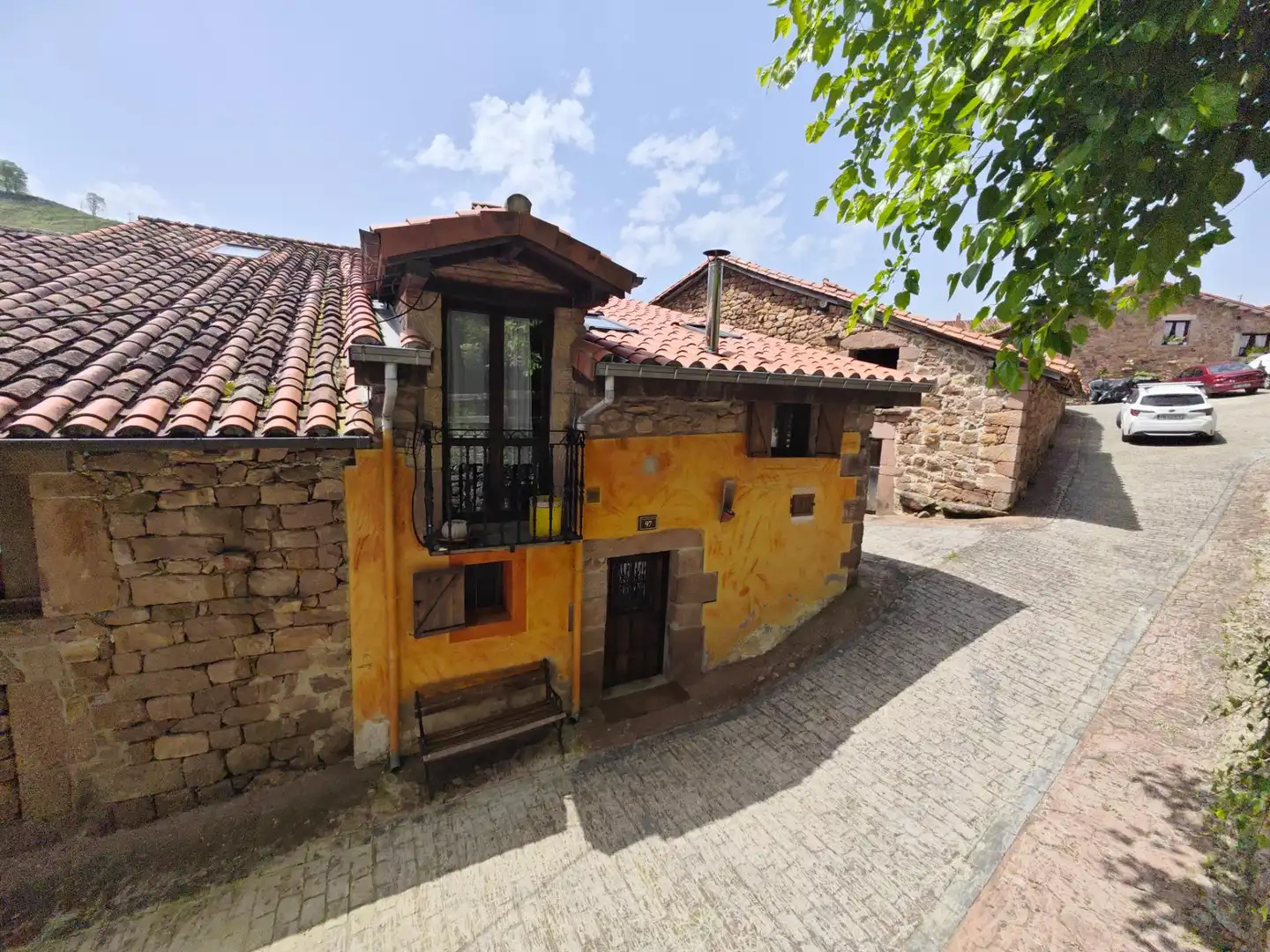Vista exterior de Casa o xalet en venda en Cabuérniga amb Jardí privat