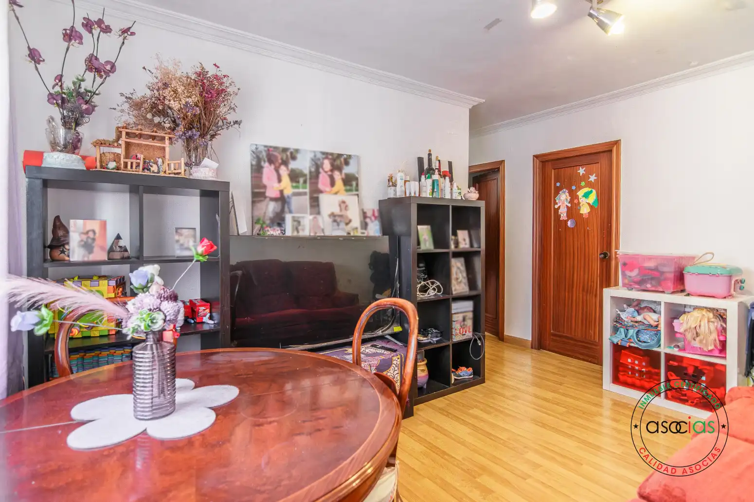 Sala d'estar de Pis en venda en Oviedo  amb Calefacció, Traster i Balcó