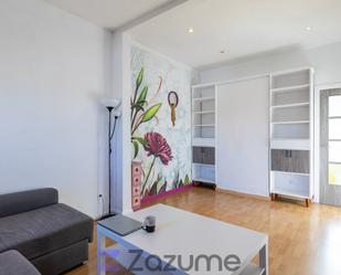 Living room of Flat to rent in  Madrid Capital  with Air Conditioner, Heating and Parquet flooring