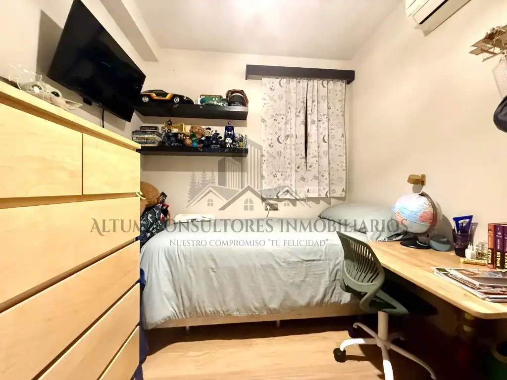 Bedroom of Flat for sale in Sevilla