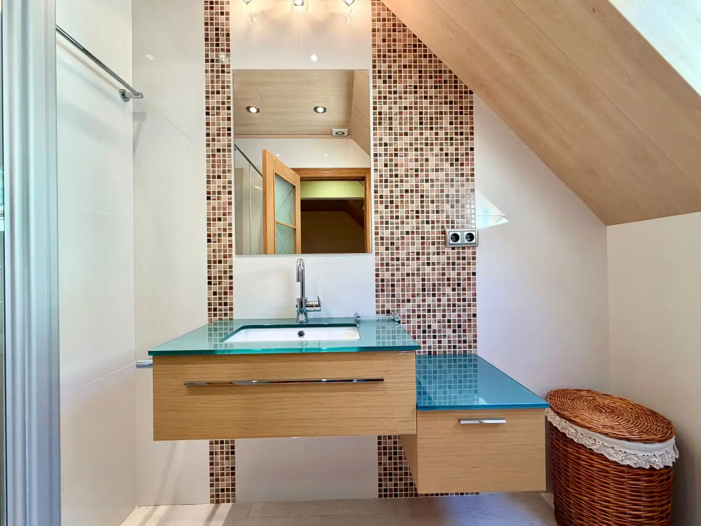 Bany de Casa o xalet en venda en Bossòst amb Calefacció, Parquet i Terrassa