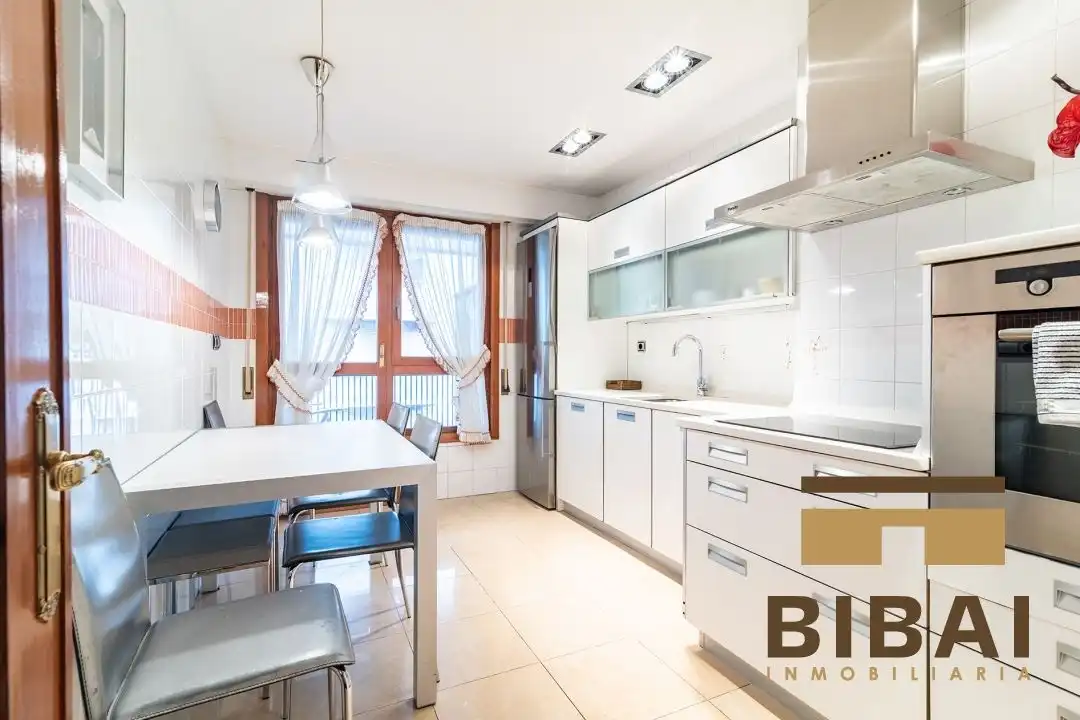 Kitchen of Flat for sale in Arrasate / Mondragón  with Heating, Terrace and Balcony