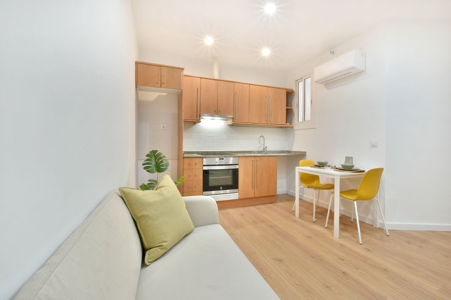Cuina de Estudi en venda en  Barcelona Capital amb Parquet i Forn