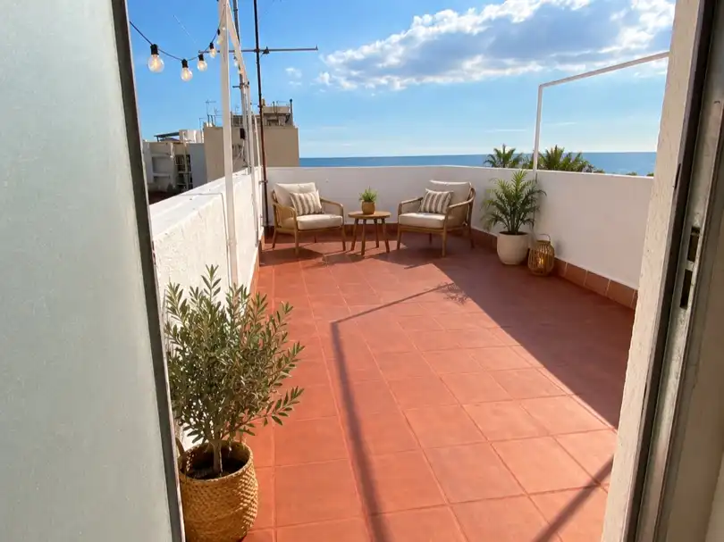 Estudio en alquiler en Carrer de la plaça 8
