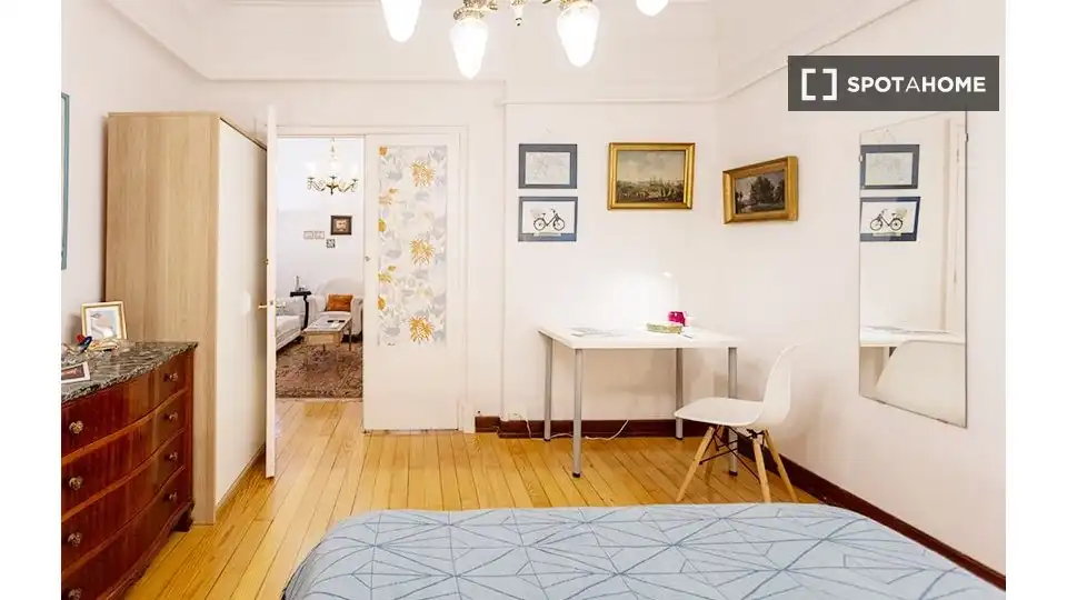 Room in Zona Indautxu