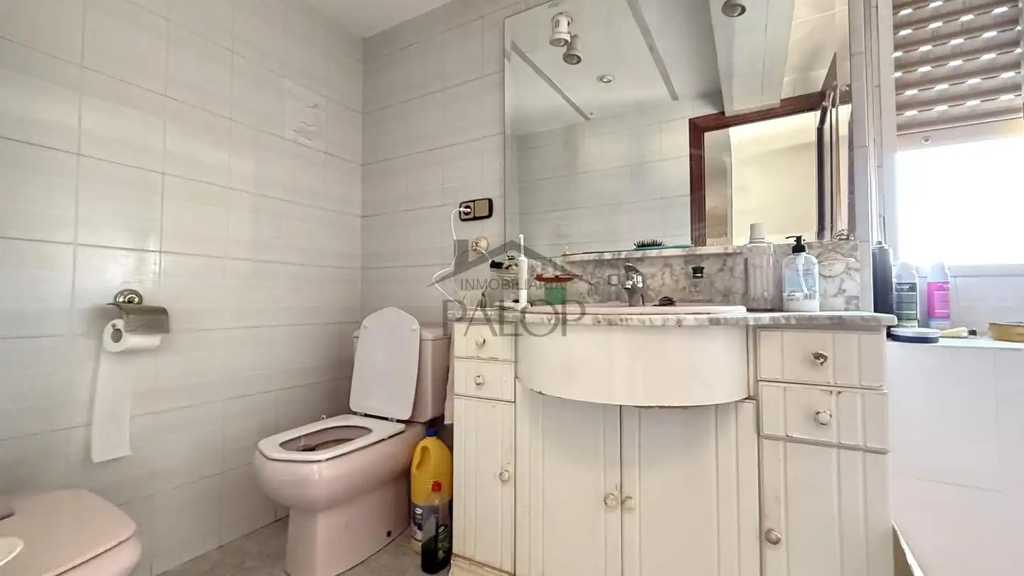Piso con ascensor en venta en Casc Urbà, imagen 8