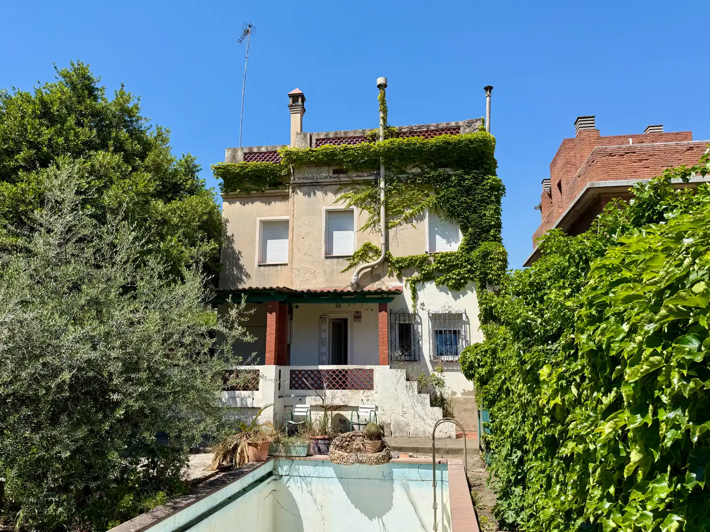 Vista exterior de Casa o chalet en venta en Barcelona con Calefacción, Jardín privado y Terraza