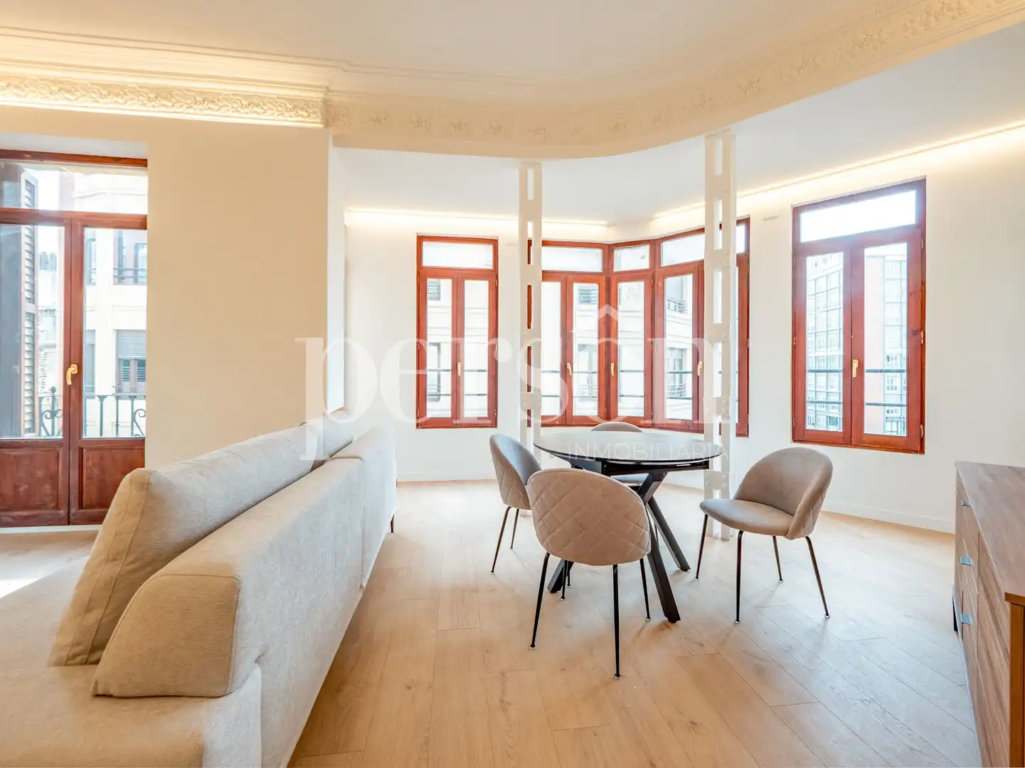 Living room of Flat for rent in Valencia  with Air Conditioner, Furnished and Balcony