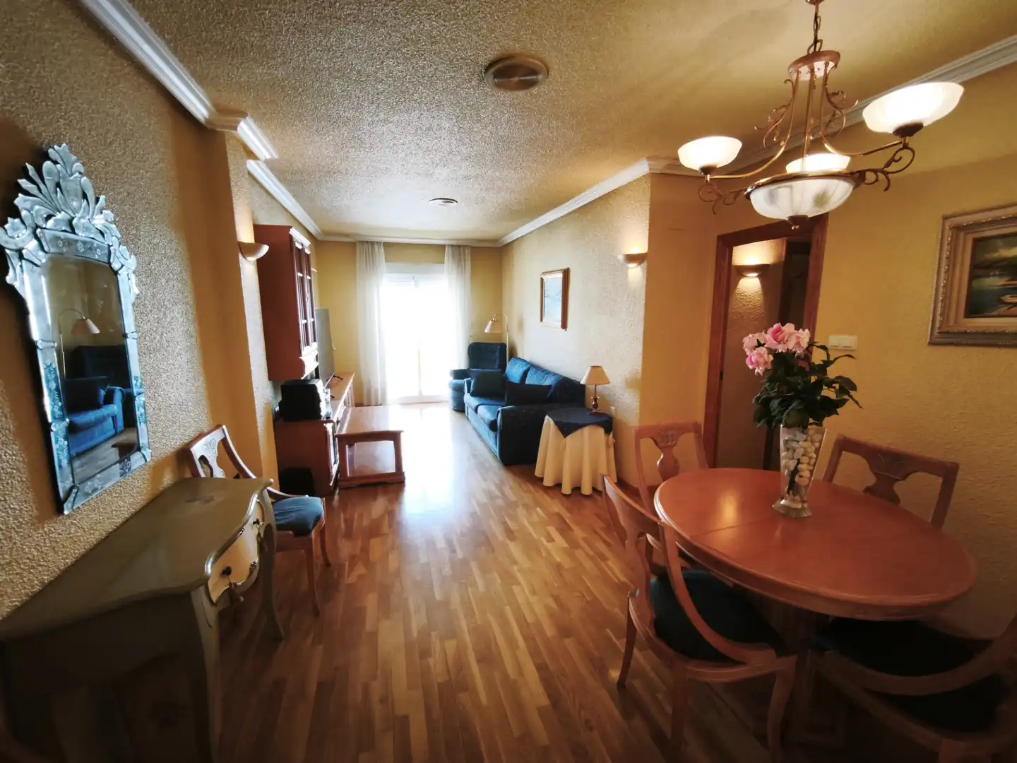 Living room of Flat for sale in Petrer  with Parquet flooring, Furnished and Oven