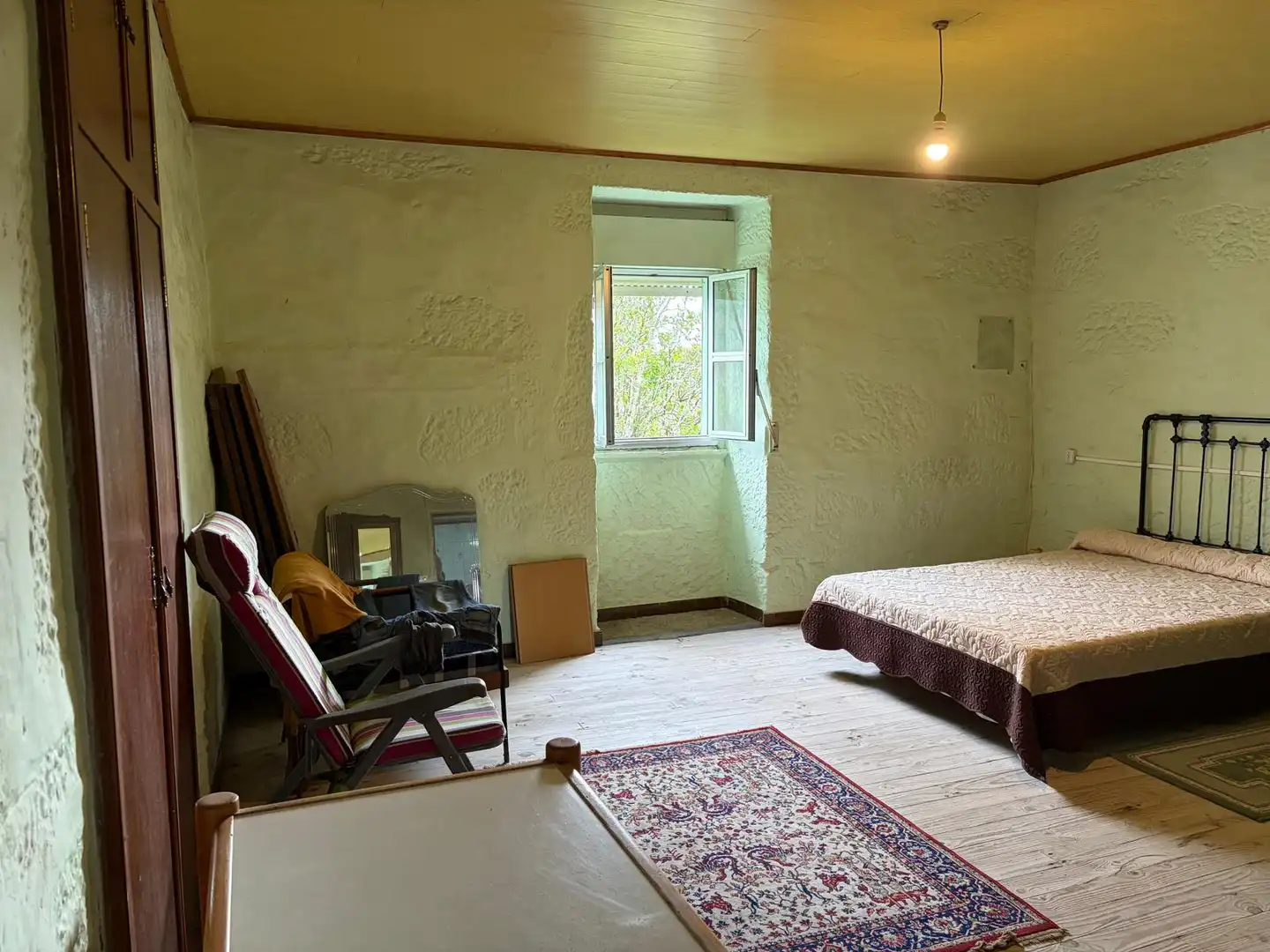 Dormitori de Casa o xalet en venda en Mondariz amb Jardí privat i Moblat