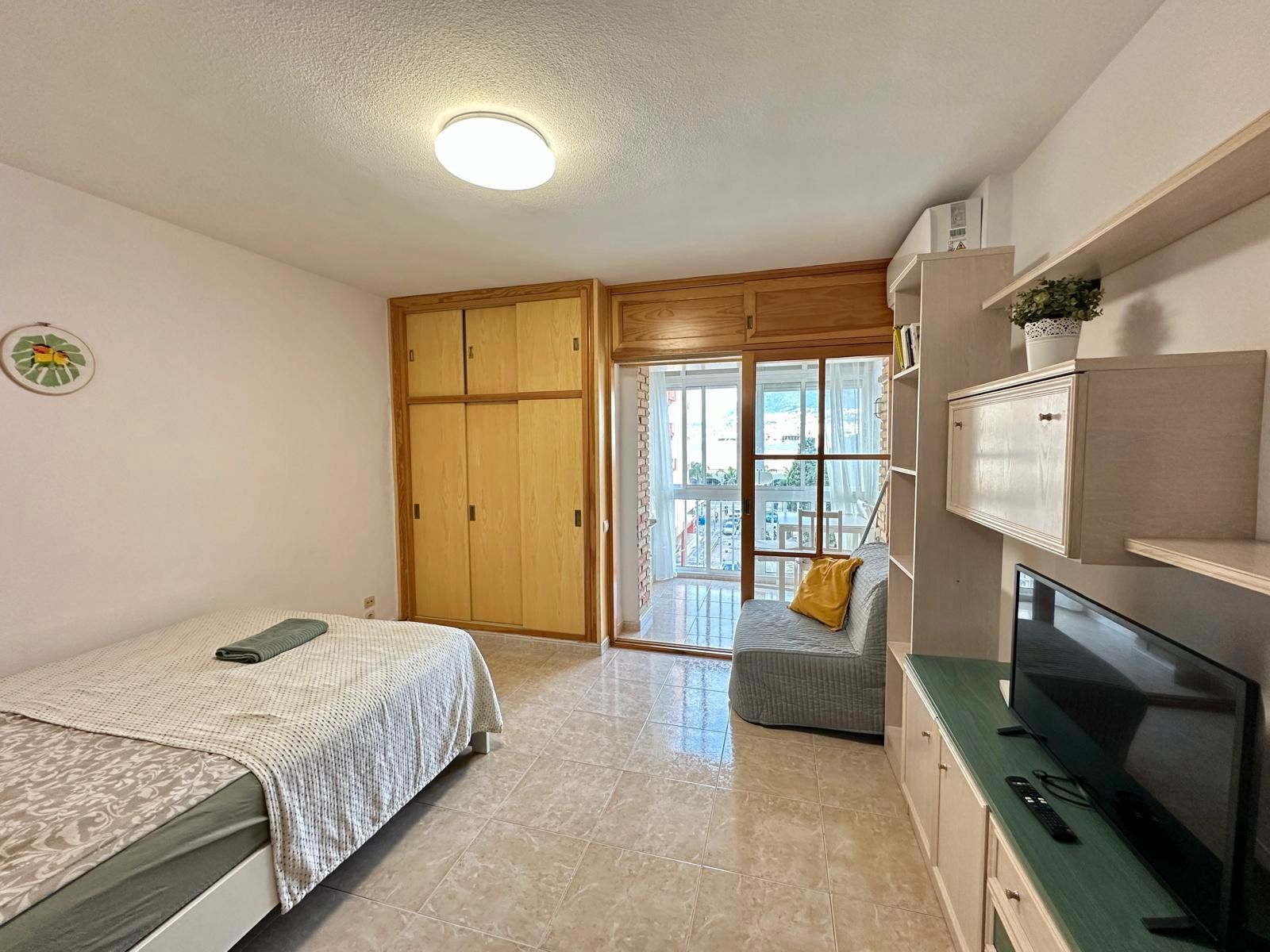 Habitación de Estudio en venta en Benalmádena con Aire acondicionado, Terraza y Amueblado