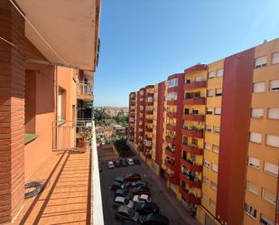 Vista exterior de Pis en venda en Figueres