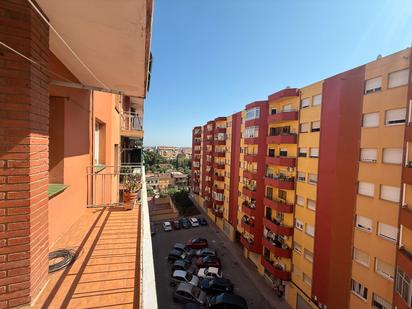 Exterior view of Flat for sale in Figueres