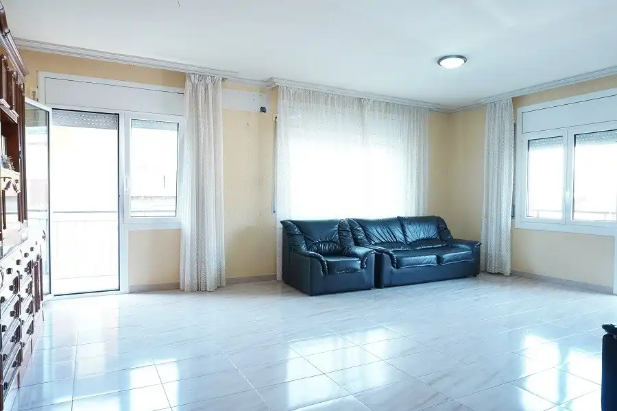 Sala d'estar de Casa o xalet en venda en Sant Joan Les Fonts amb Aire condicionat, Calefacció i Terrassa