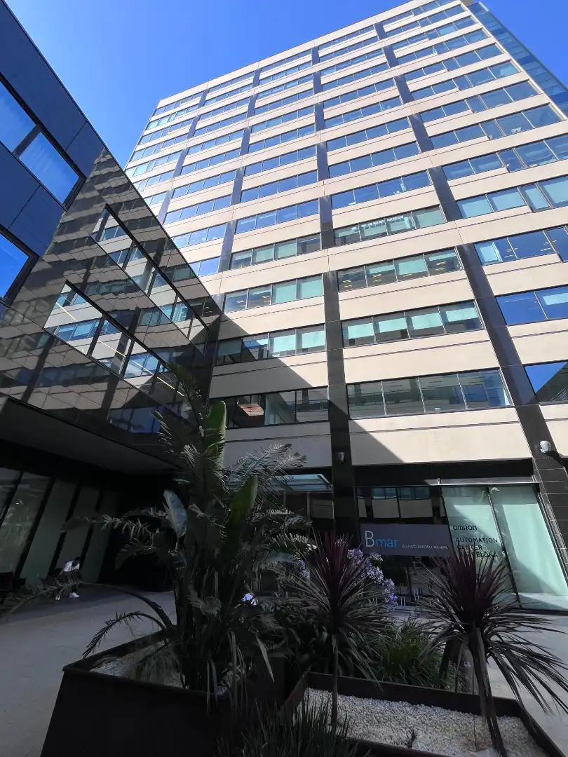 Außenansicht von Büro zur Miete in Barcelona mit Klimaanlage und Heizung