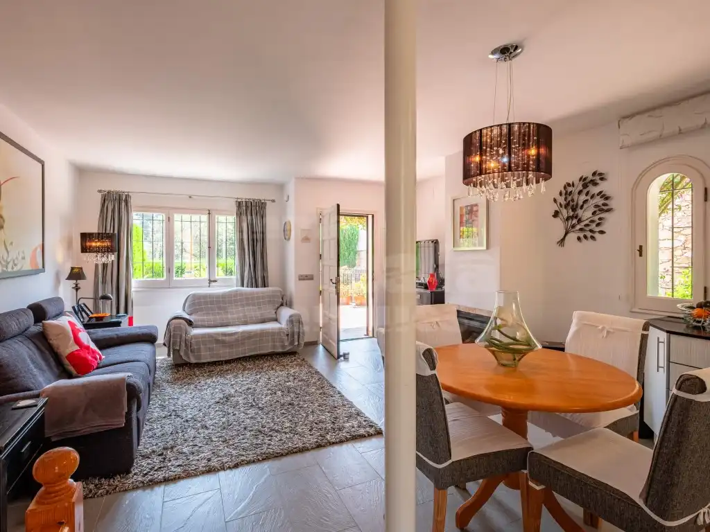 Sala d'estar de Casa o xalet en venda en Palafrugell
