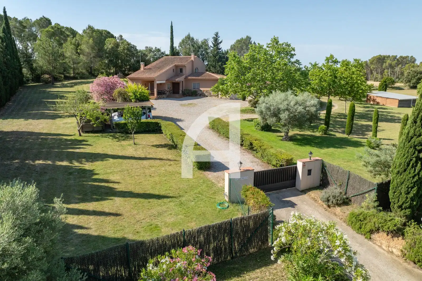 Garden of Houses for sale in Pontós  with Air Conditioner, Heating and Private garden