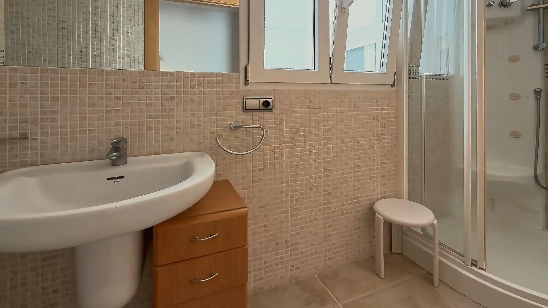 Bathroom of Attic for sale in Benidorm  with Air Conditioner, Heating and Parquet flooring