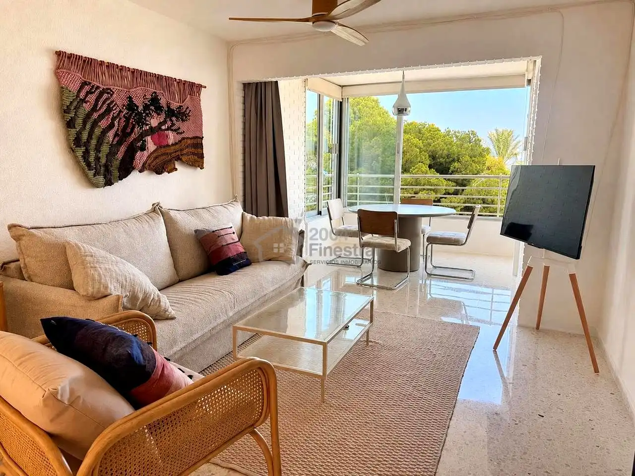 Living room of Flat for rent in Benidorm  with Terrace and Community pool