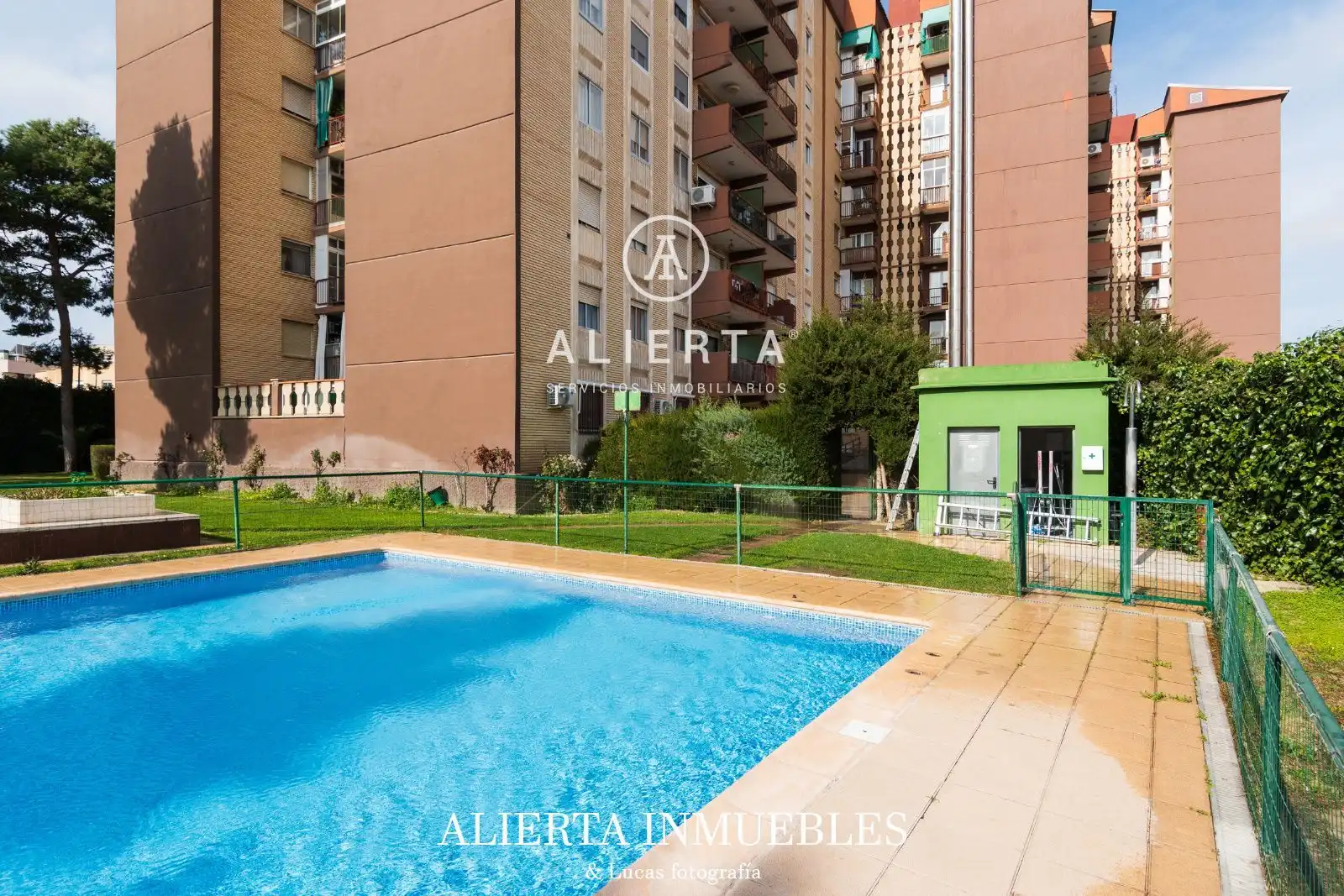 Exterior view of Flat for sale in Zaragoza  with Heating, Terrace and Swimming Pool