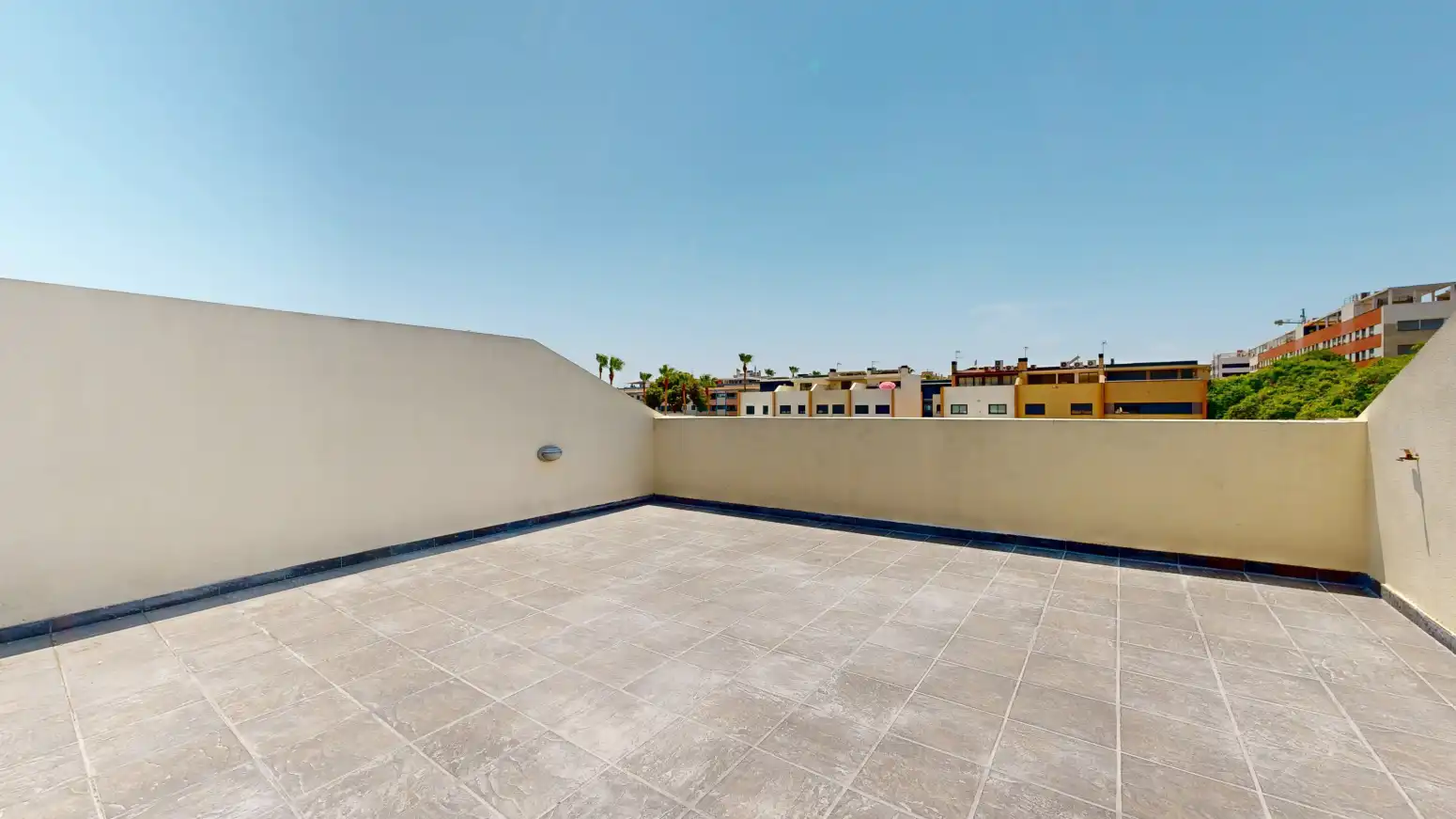 Terrace of Detached homes for rent in Torrent  with Air Conditioner, Heating and Private garden