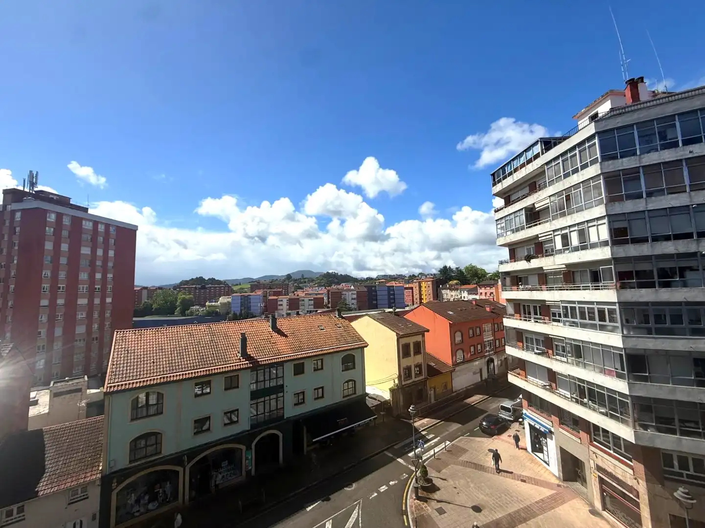 Vista exterior de Piso en venta en Avilés con Calefacción, Terraza y Amueblado