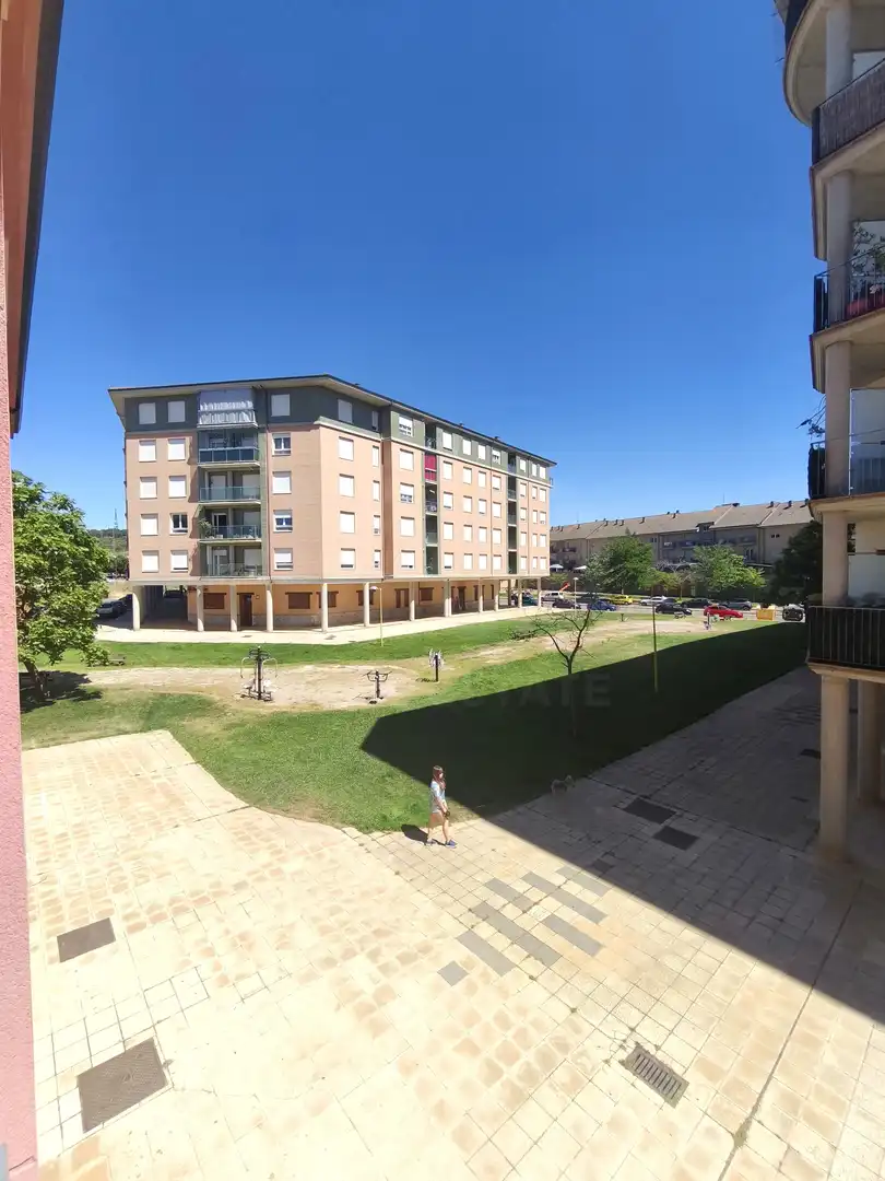 Vista exterior de Piso en venta en León Capital  con Calefacción y Terraza