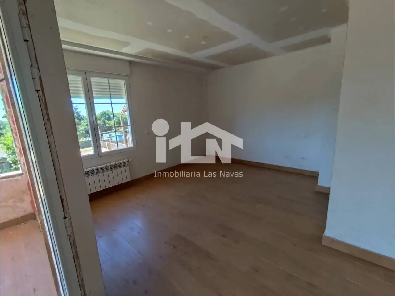 Dormitori de Casa o xalet en venda en Las Navas del Marqués  amb Calefacció, Jardí privat i Terrassa