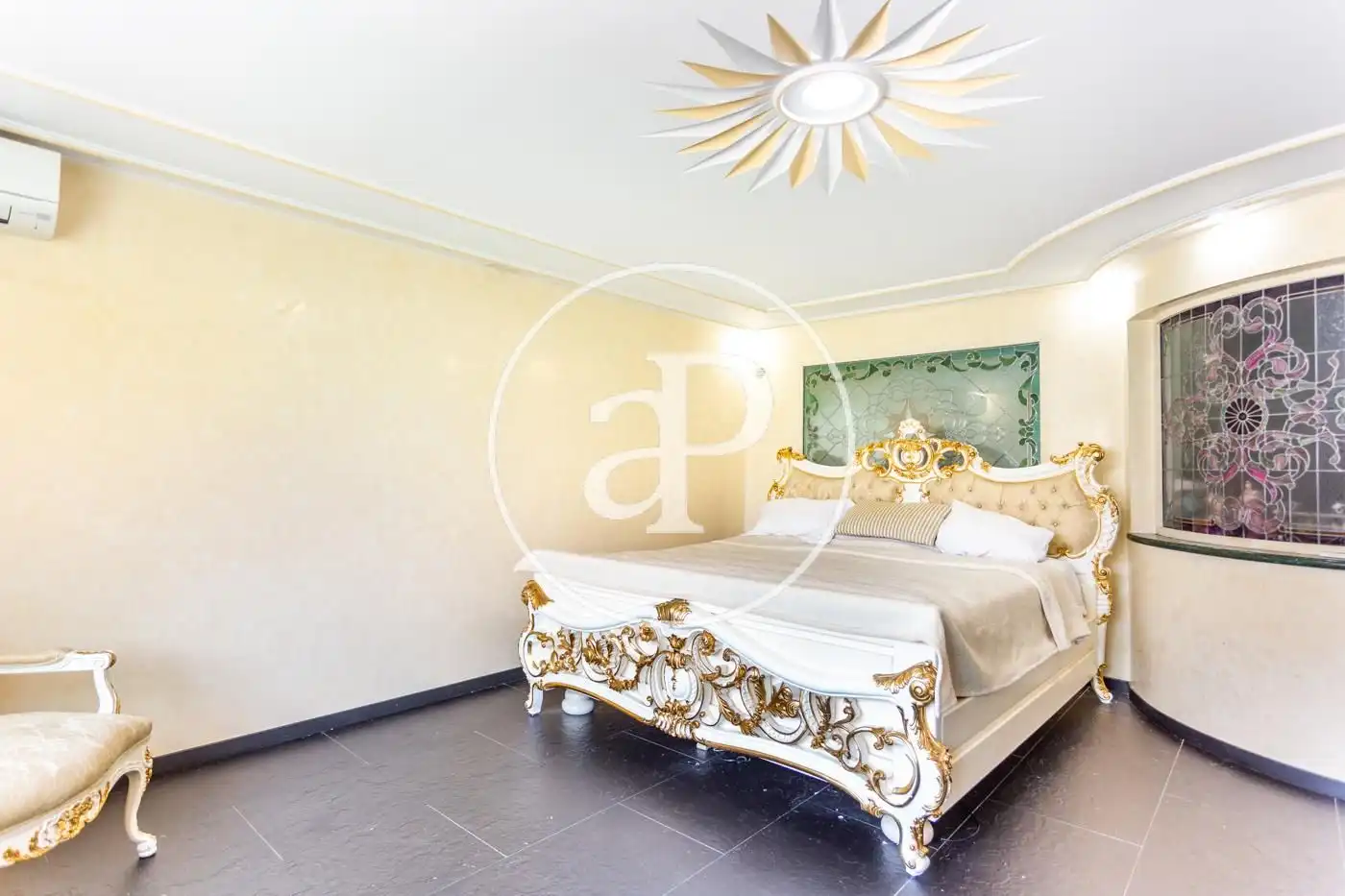 Habitación de Casa adosada en venta en Picanya con Aire acondicionado, Calefacción y Jardín privado
