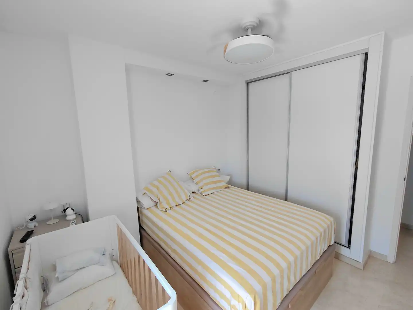 Habitación de Apartamento en venta en Benalmádena con Aire acondicionado, Terraza y Horno
