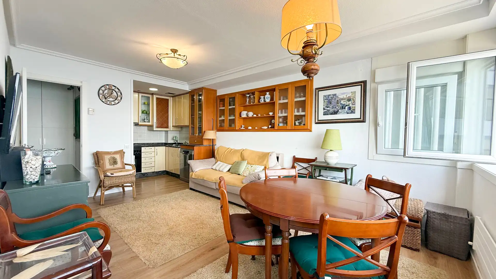 Sala de estar de Piso en venta en Vigo  con Calefacción, Jardín privado y Amueblado