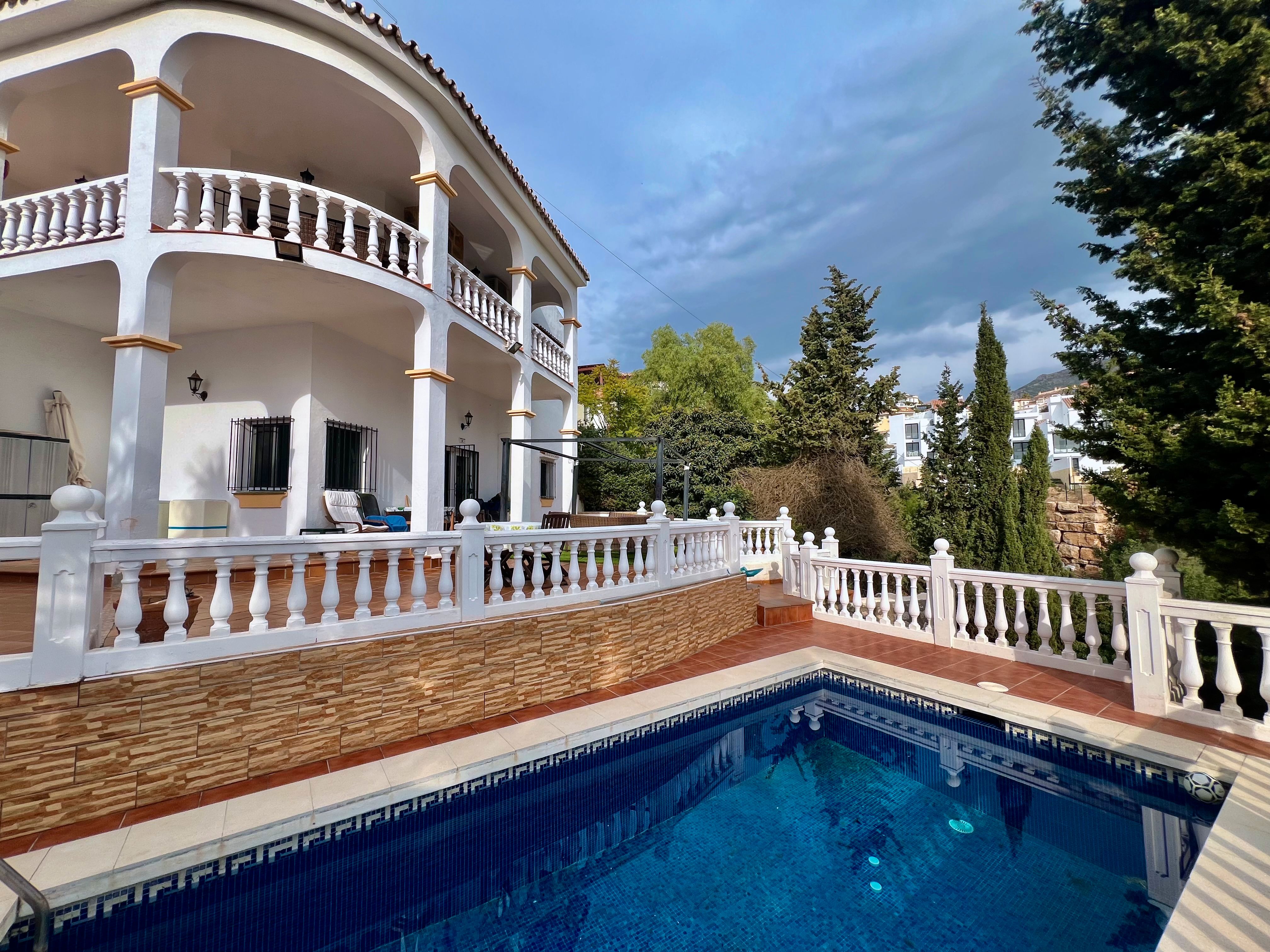Exterior view of House or chalet for sale in Fuengirola  with Private garden, Terrace and Storage room