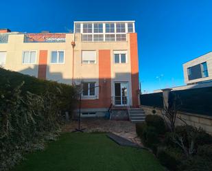 Exterior view of Single-family semi-detached for sale in Burgos Capital  with Heating, Private garden and Storage room