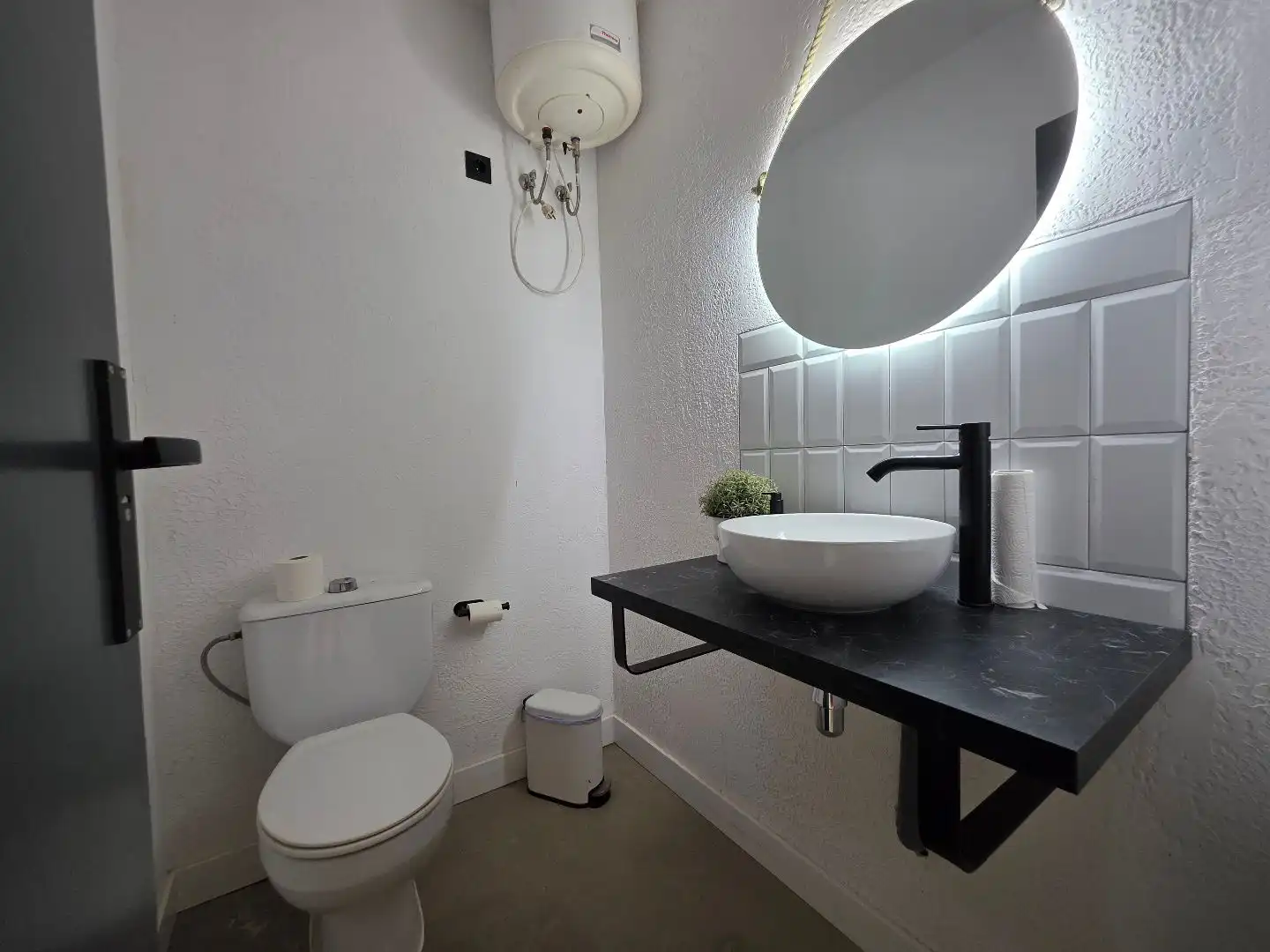 Badezimmer von Geschaftsraum zum Verkauf in Adeje mit Klimaanlage, Heizung und Terrasse