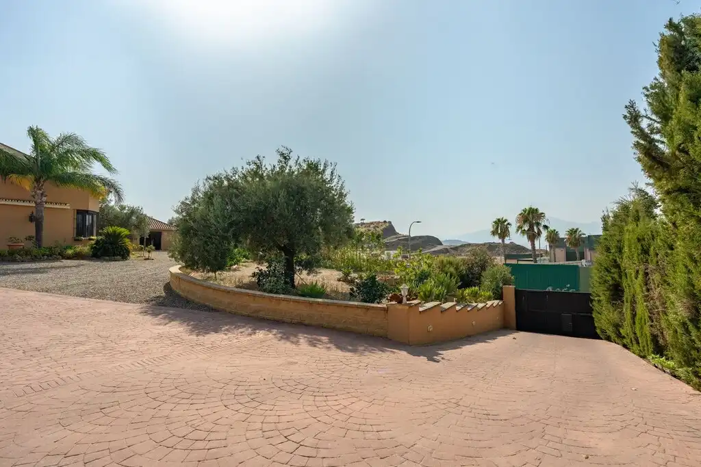 Detached house with garden for sale in Coín, imagen 36