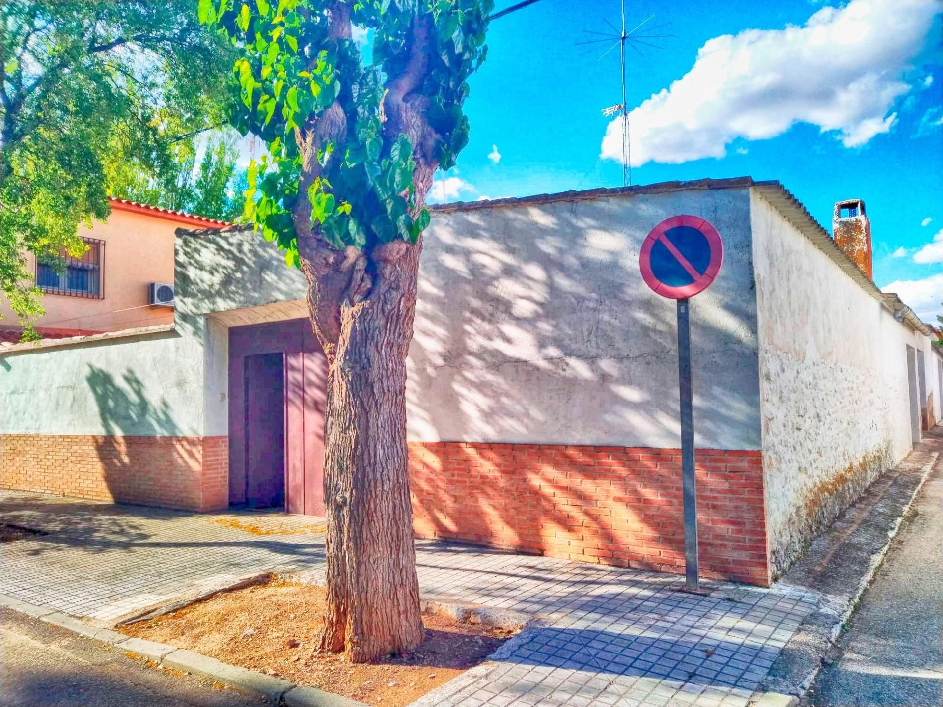 Vista exterior de Casa o xalet en venda en Alcázar de San Juan amb Calefacció