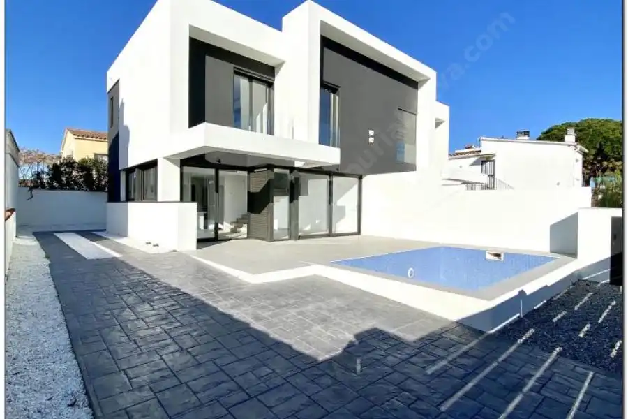 Chalet en venta en Requesens
