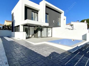 Detached house for sale in Requesens