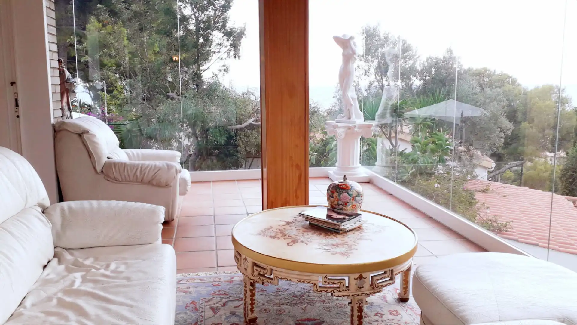 Sala d'estar de Casa o xalet en venda en Castelldefels amb Aire condicionat, Calefacció i Jardí privat
