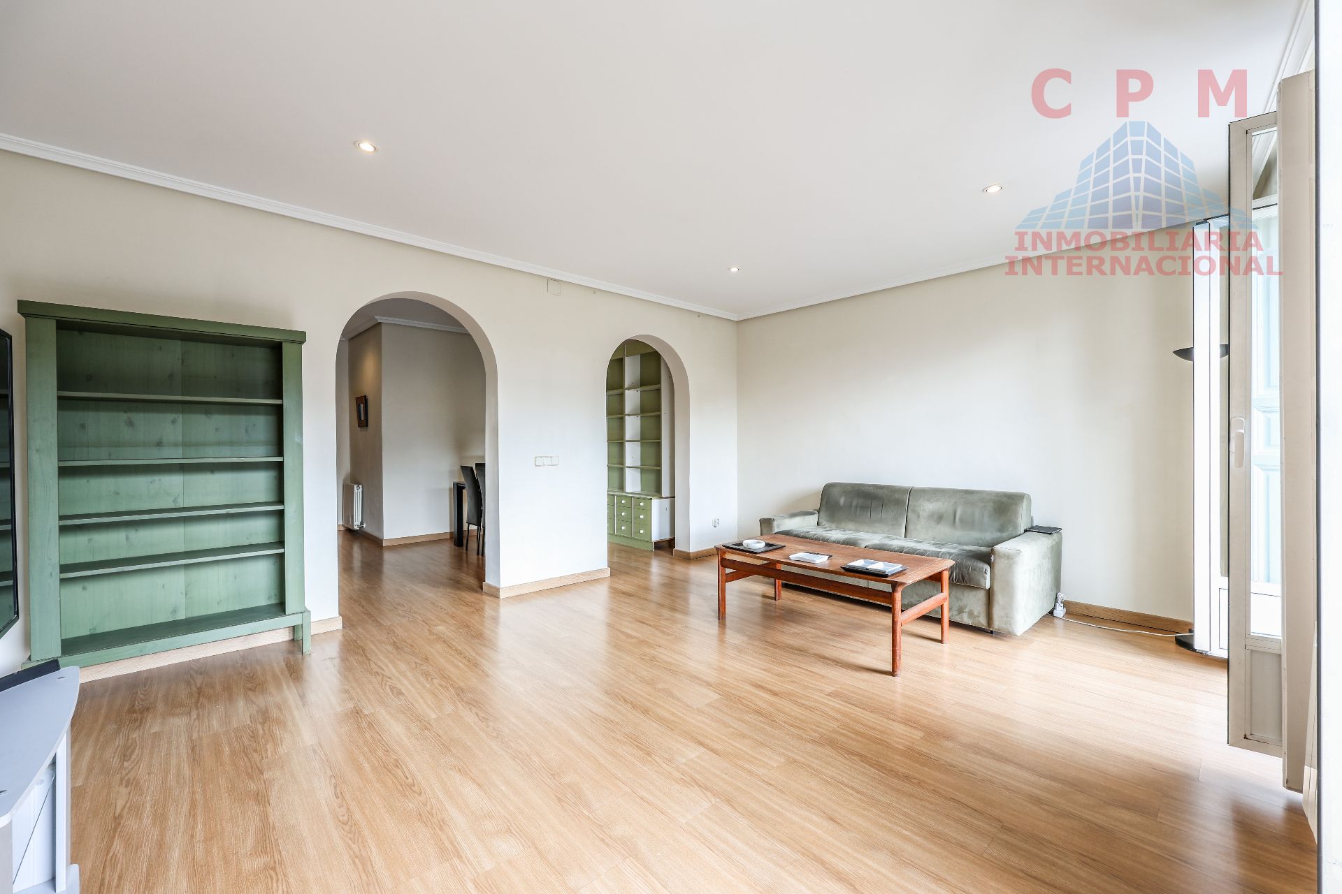 Sala d'estar de Pis de lloguer en  Madrid Capital amb Calefacció, Parquet i Moblat