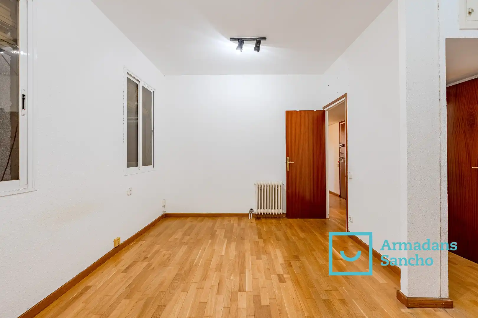 Living room of Flat for sale in Barcelona  with Parquet flooring and Balcony