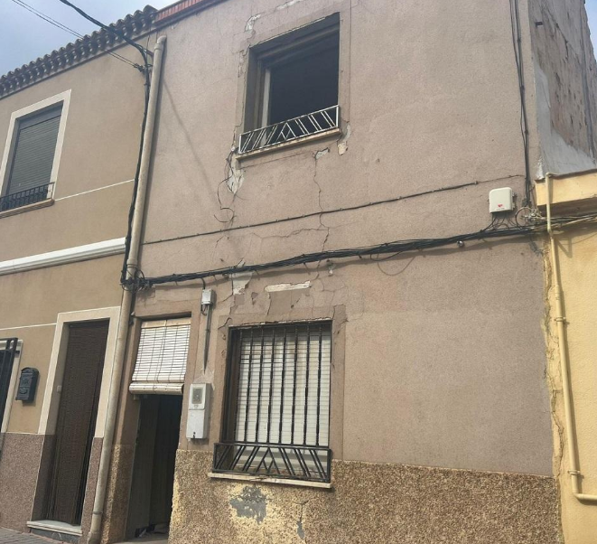 House or chalet for sale in Almansa