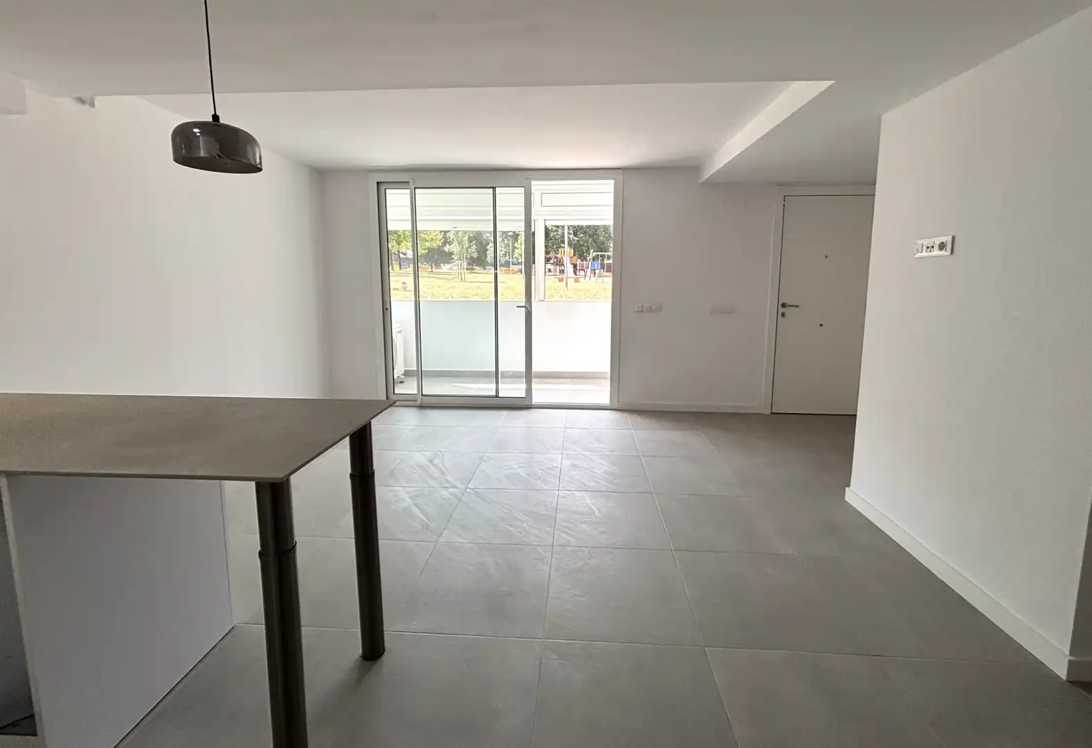 Sala d'estar de Pis en venda en Girona amb Aire condicionat, Calefacció i Terrassa