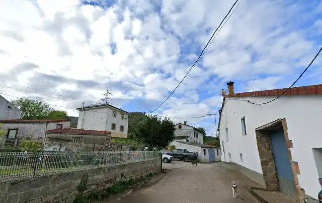 Vista exterior de Casa adosada en venda en Santiurde de Reinosa