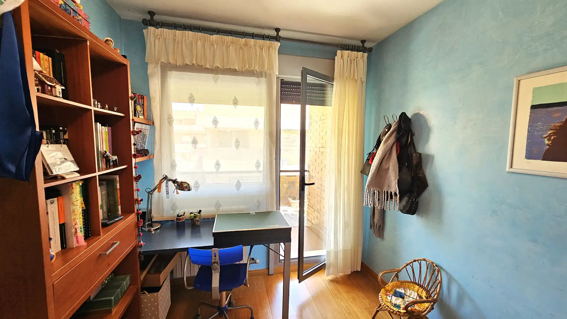 Habitación de Casa adosada en venta en Zaragoza con Aire acondicionado, Calefacción y Jardín privado