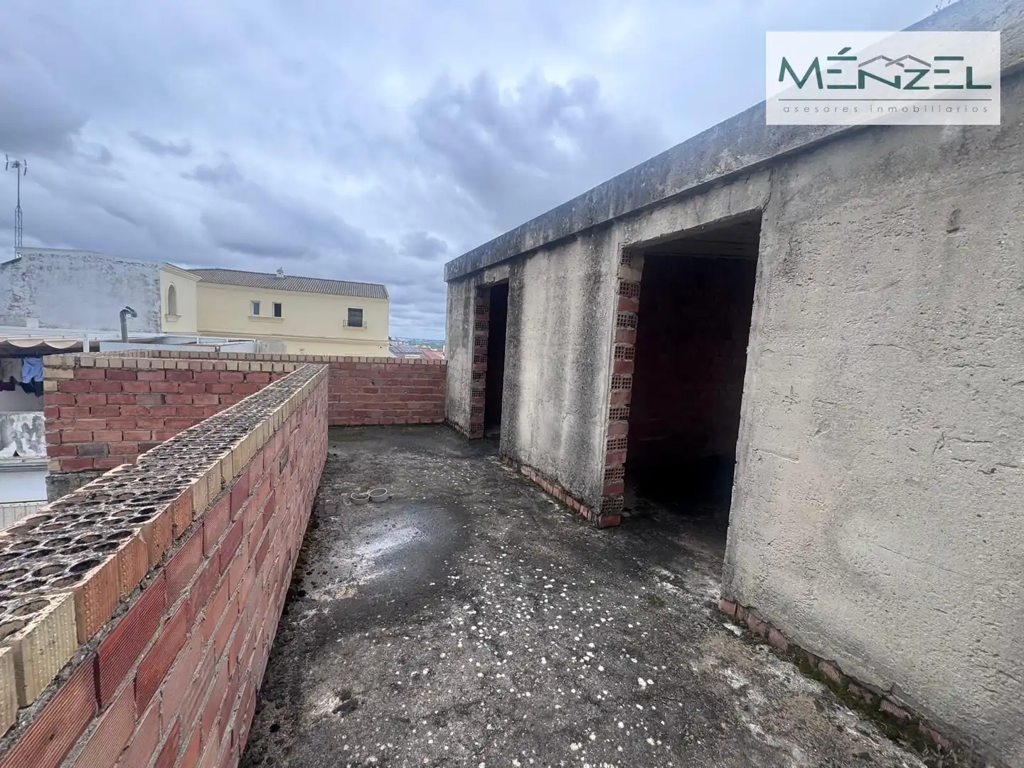 Parking of Buildings for sale in Pilas